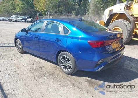 2024 Kia Forte Lxs z USA, uszkodzony, nr VIN 3KPF24AD4RE762975